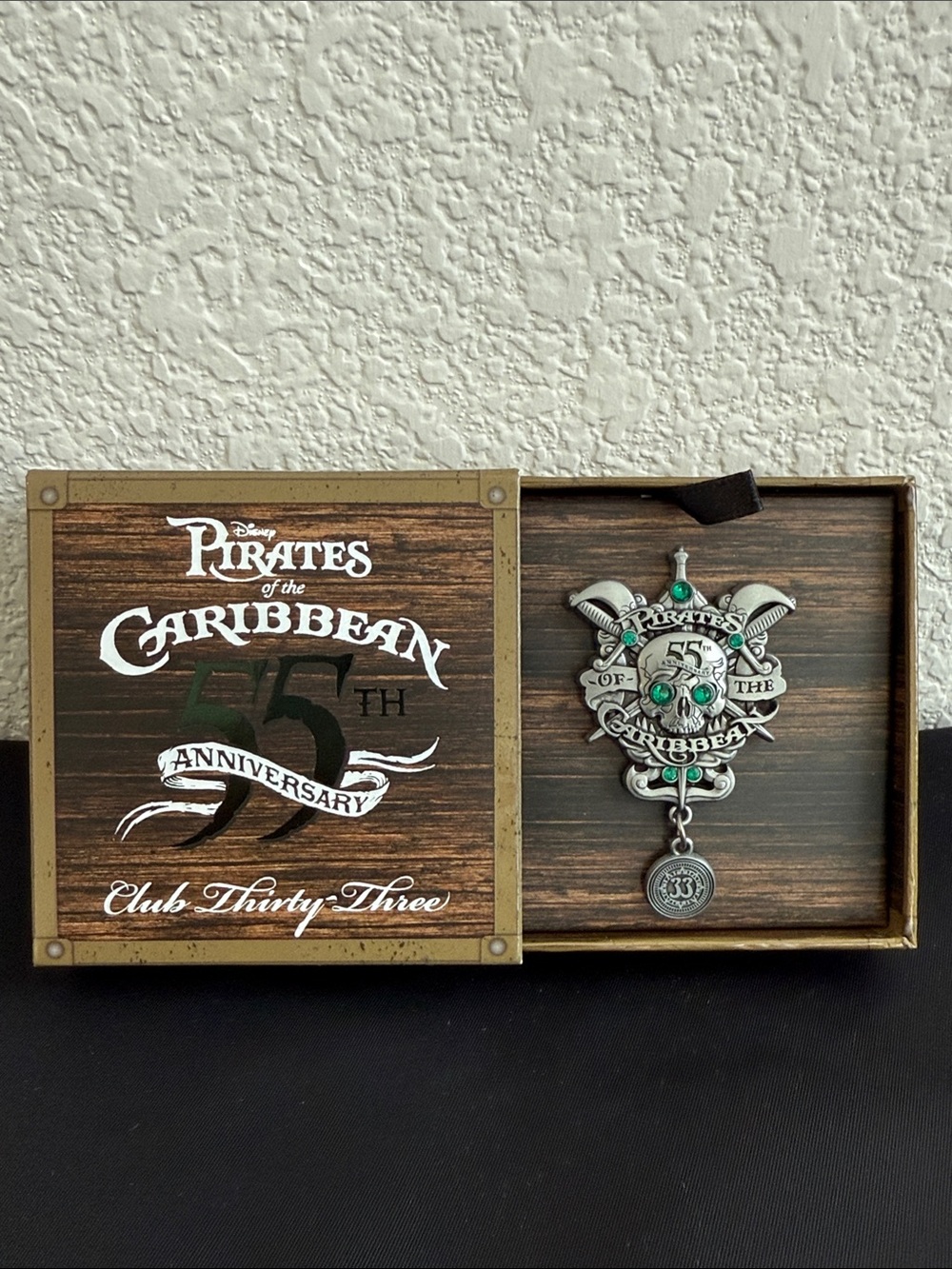 NWT Limited Edition Club 33 Pirates of the Caribbean Anniversary Collectible Pin